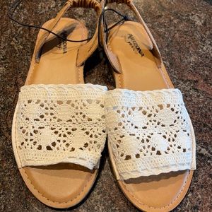 Arizon brand sandals